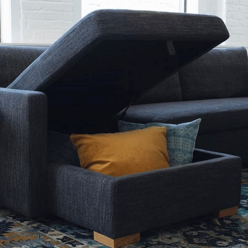 Các mẫu ghế băng dài có ngăn kéo kết hợp sofa có thiết kế sang trọng, cuốn hút ở khu vực phòng khách