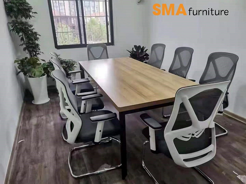 Ghế ngồi văn phòng chân quỳ được thiết kế với đa dạng chất liệu, nhỏ gọn đơn giản