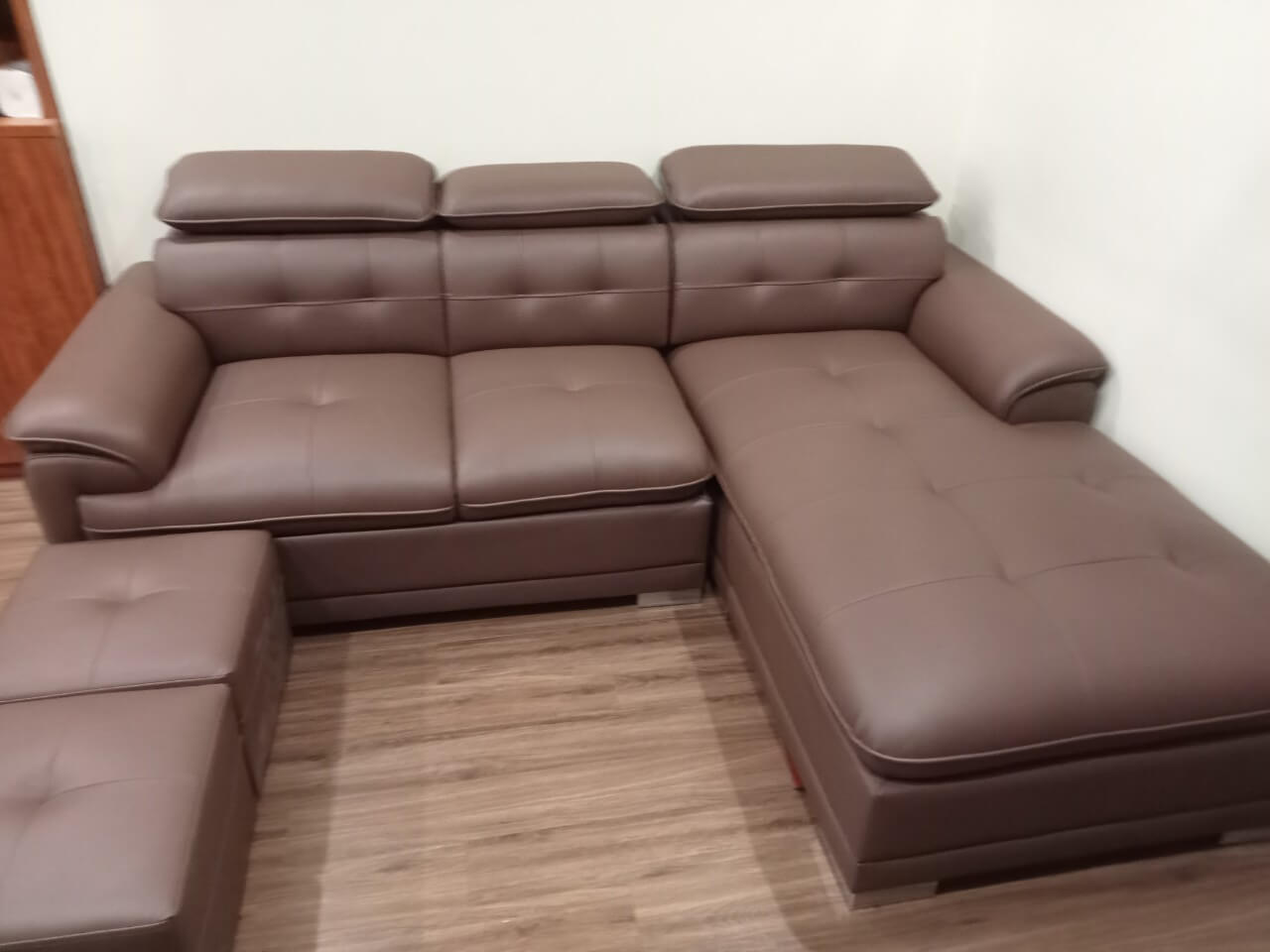 Lựa chọn kích thước sofa cũng cần phù hợp với không gian nội thất căn phòng