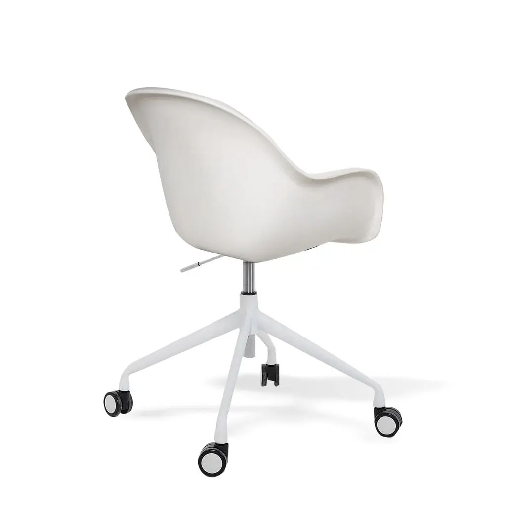 Thiết kế ghế bành xoay 360 độ màu trắng vô cùng mới lạ