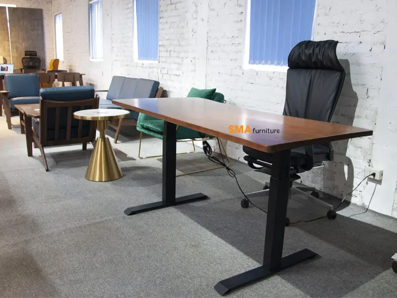 Bạn nên chọn những mẫu bàn làm việc cá nhân phù hợp không gian phòng làm việc