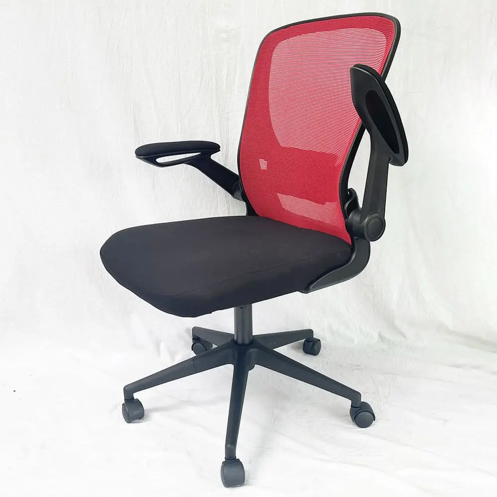 Ghế xoay văn phòng màu đỏ có thêm nhiều tính năng hữu ích 
