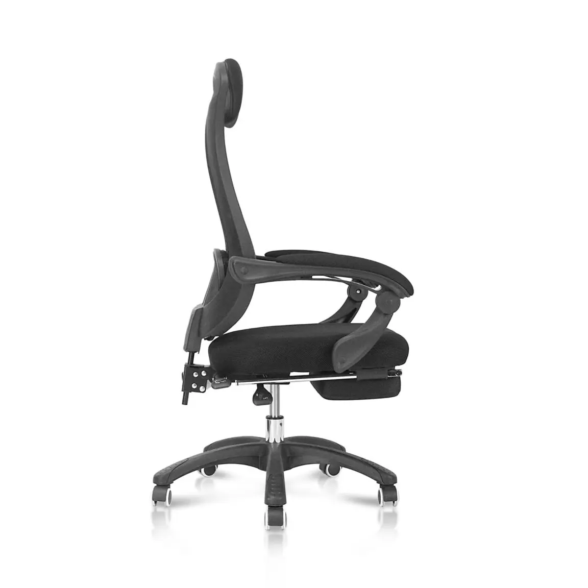Mẫu ghế văn phòng cao cấp nhập khẩu có để chân giúp người dùng sử dụng được cho nhiều mục đích khác nhau