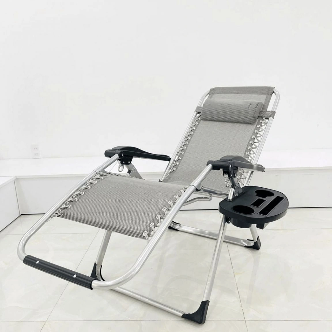 Sự mới lạ trong kiểu dáng của các sản phẩm ghế xếp thư giãn bằng inox