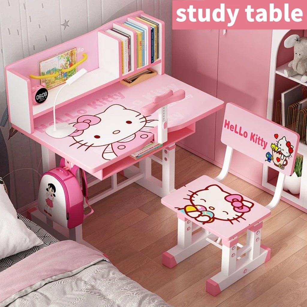 Lựa chọn kích thước bàn học Hello Kitty có giá sách tùy theo thể trạng của bé