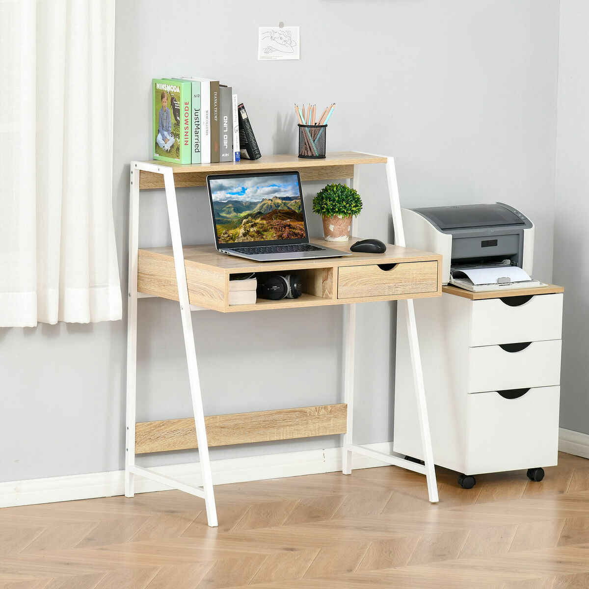 Bàn 80cm có kệ lửng làm việc giúp tối ưu hóa không gian