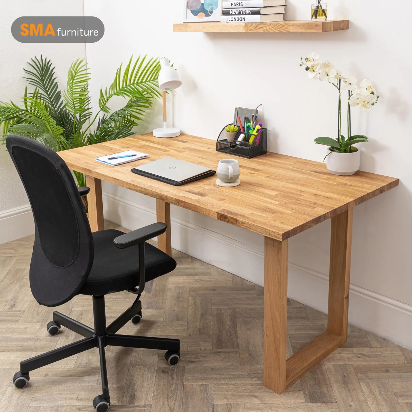 Bàn làm việc gỗ cao su kích thước 1m2 rất được ưa chuộng hiện nay