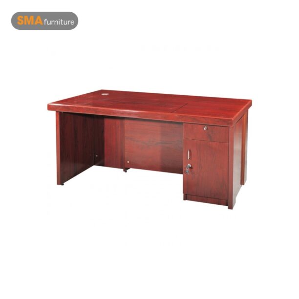 Bàn trưởng phòng BTP602 tại SMA Furniture có chất liệu bền và đẹp theo thời gian