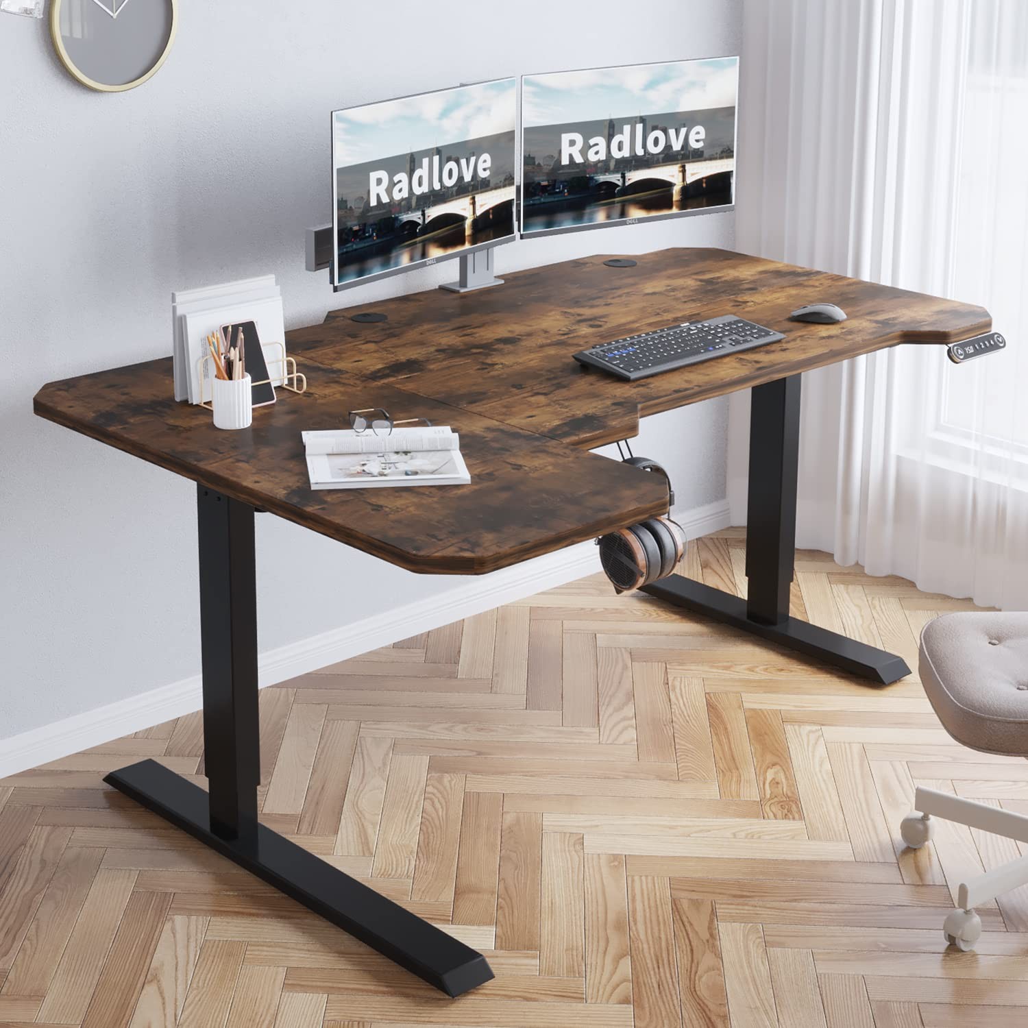 Bàn ergonomic giúp tiết kiệm không gian